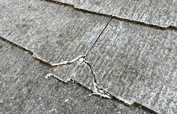 凍害で起こる屋根の不具合